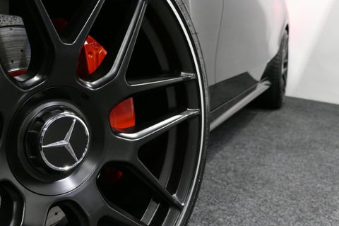 Mercedes-Benz C-Klasse 180 AMG Line / Orig. Nederlands / C63s AMG Diffuser / Panamericana Grille / Carbon interieurdelen / Burmester Surround Sound / Elektr. verstelbare voorstoelen + memory / Ambienteverlichting / Stoelverwarming / Apple Carplay - Android Auto / 20'' LMV / Ach