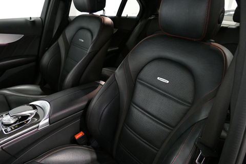 Mercedes-Benz C-Klasse 180 AMG Line / Orig. Nederlands / C63s AMG Diffuser / Panamericana Grille / Carbon interieurdelen / Burmester Surround Sound / Elektr. verstelbare voorstoelen + memory / Ambienteverlichting / Stoelverwarming / Apple Carplay - Android Auto / 20'' LMV / Ach