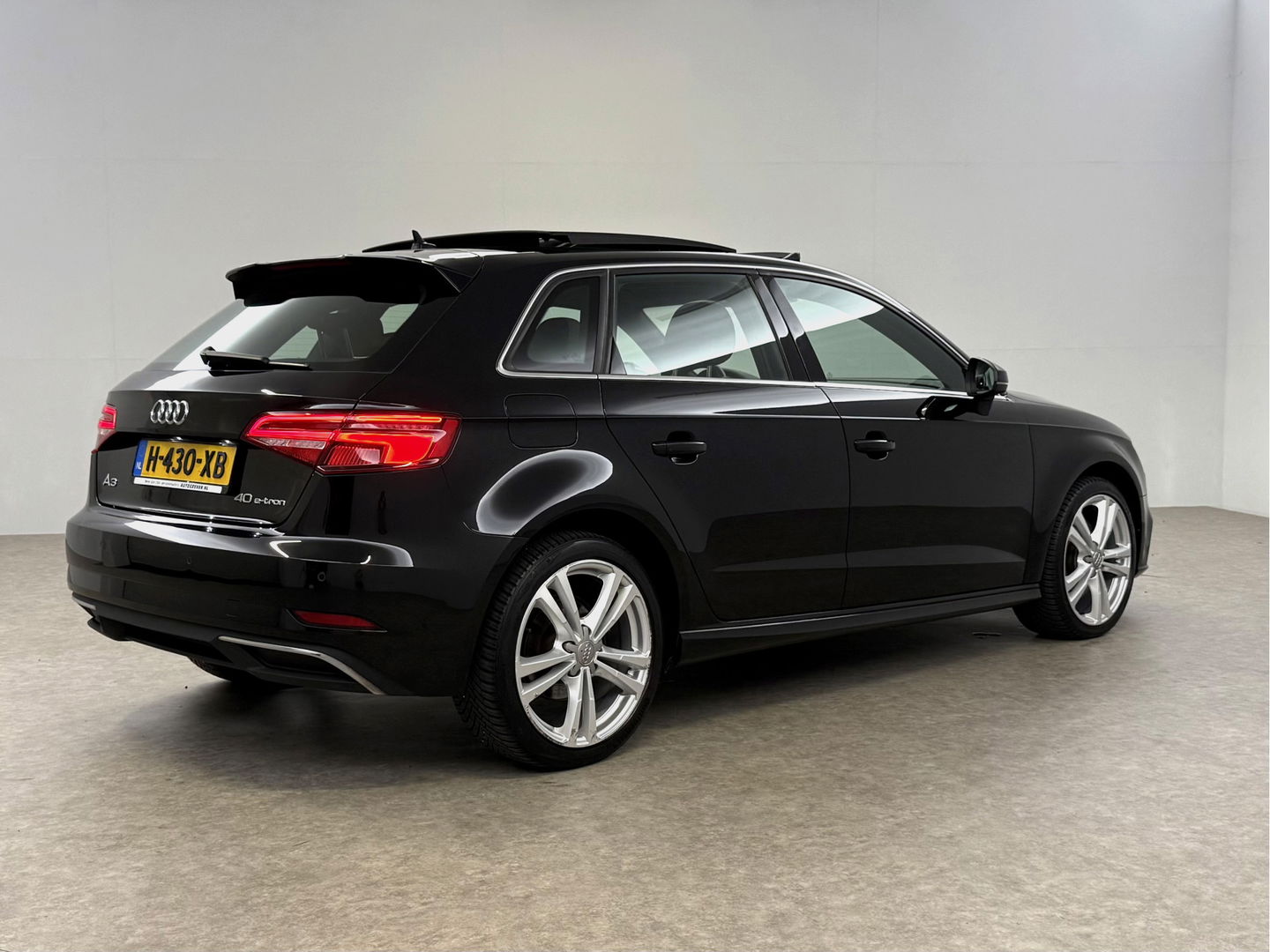 Audi A3 40 e-tron 225PK S-line | Pano | Virtual | LED | Carplay | Adaptive Cruise | Stoelverw. l NAP