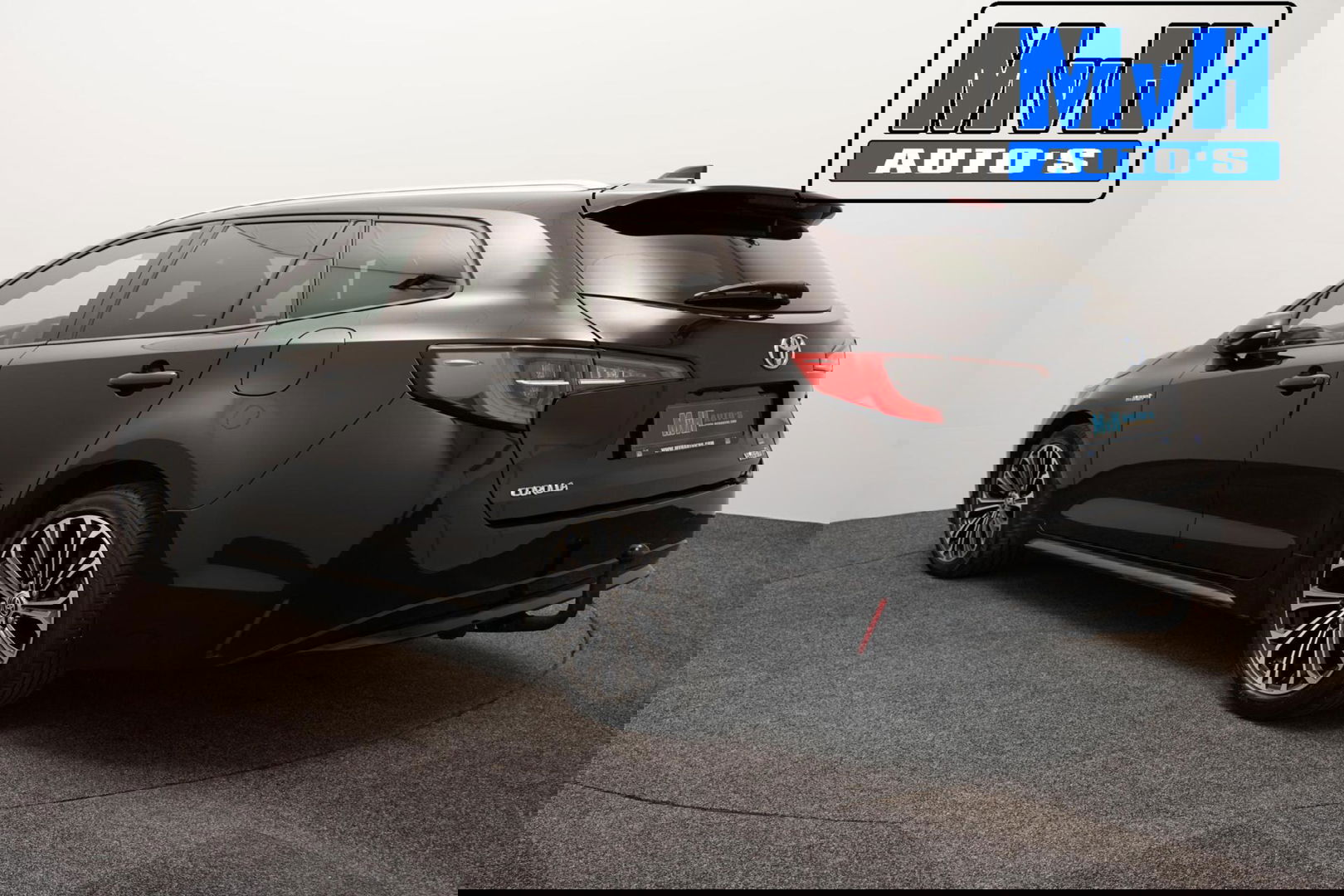 Toyota Corolla Touring Sports 1.8 Hybrid Business Plus|TREKHAAK