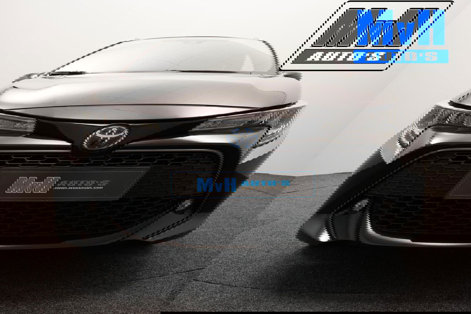 Toyota Corolla Touring Sports 1.8 Hybrid Business Plus|TREKHAAK