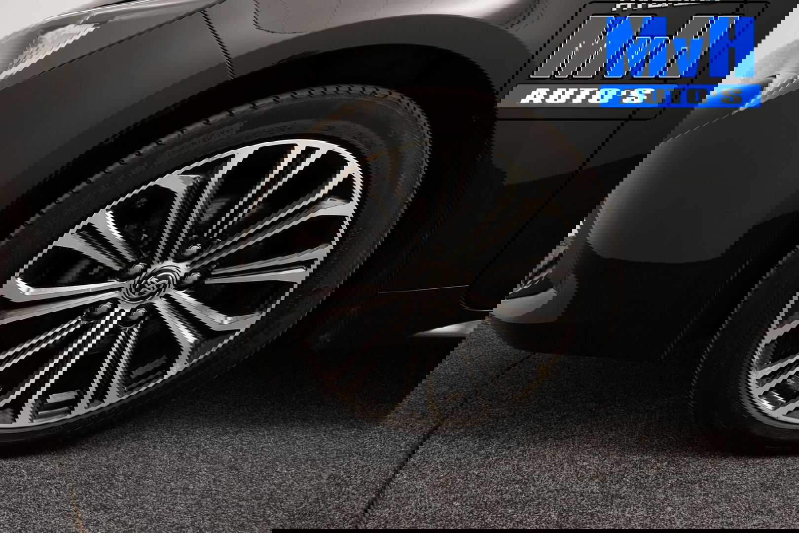 Toyota Corolla Touring Sports 1.8 Hybrid Business Plus|TREKHAAK