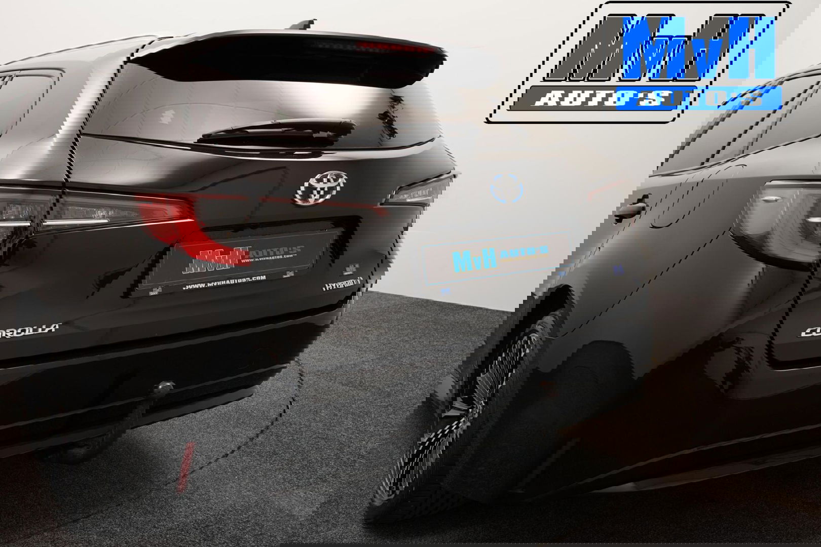 Toyota Corolla Touring Sports 1.8 Hybrid Business Plus|TREKHAAK