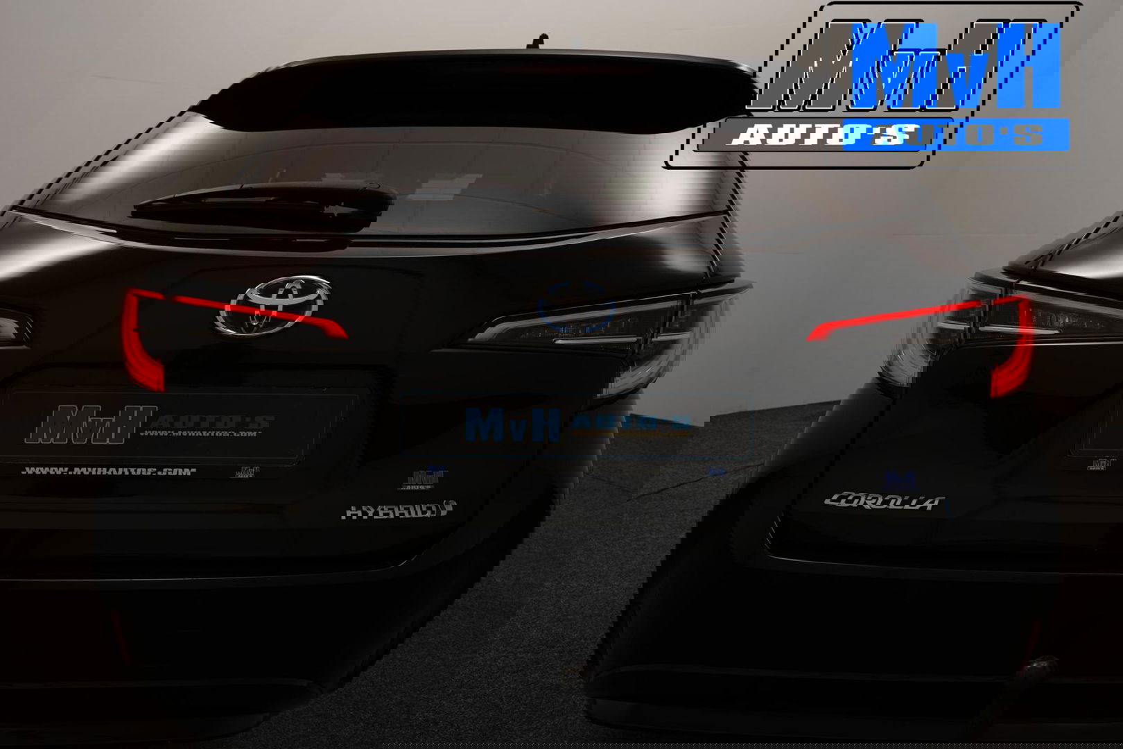 Toyota Corolla Touring Sports 1.8 Hybrid Business Plus|TREKHAAK