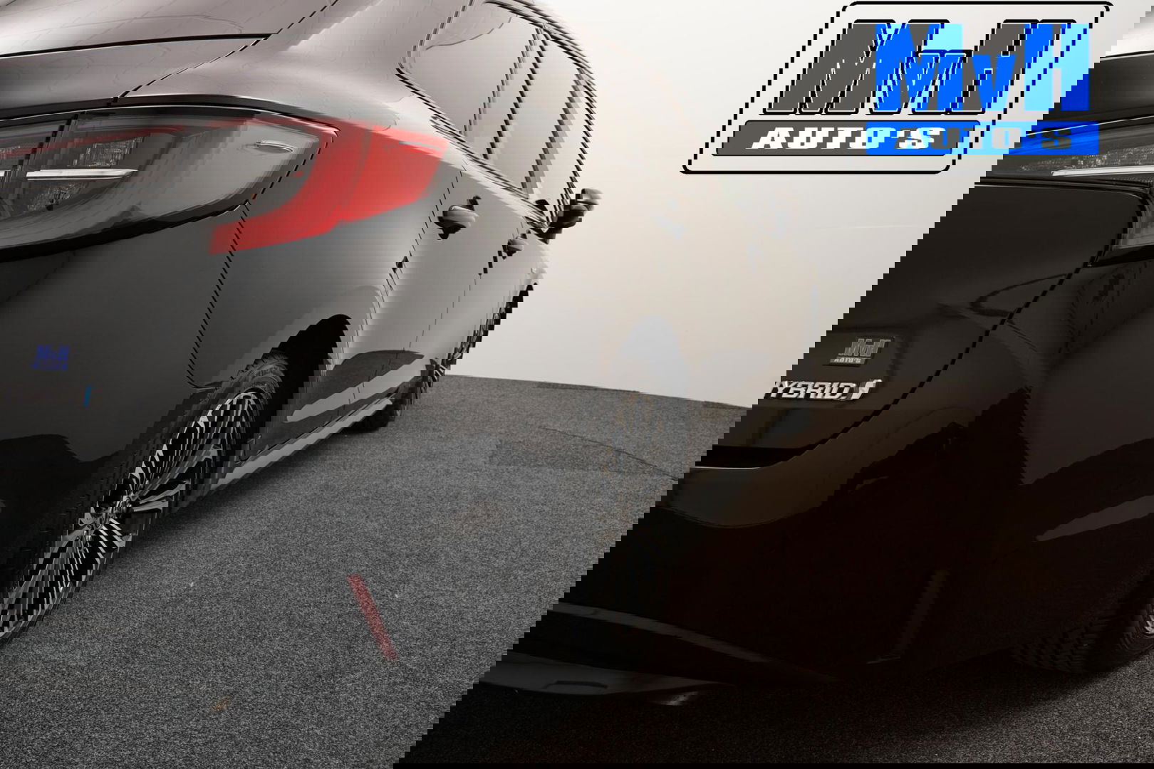 Toyota Corolla Touring Sports 1.8 Hybrid Business Plus|TREKHAAK