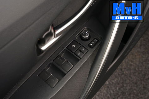 Toyota Corolla Touring Sports 1.8 Hybrid Business Plus|TREKHAAK