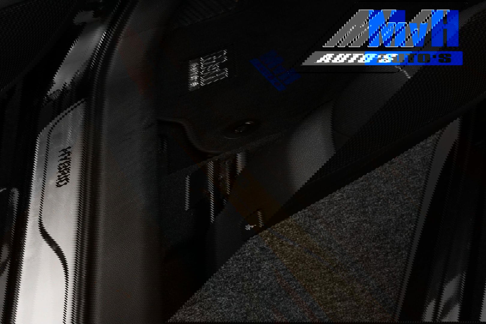 Toyota Corolla Touring Sports 1.8 Hybrid Business Plus|TREKHAAK