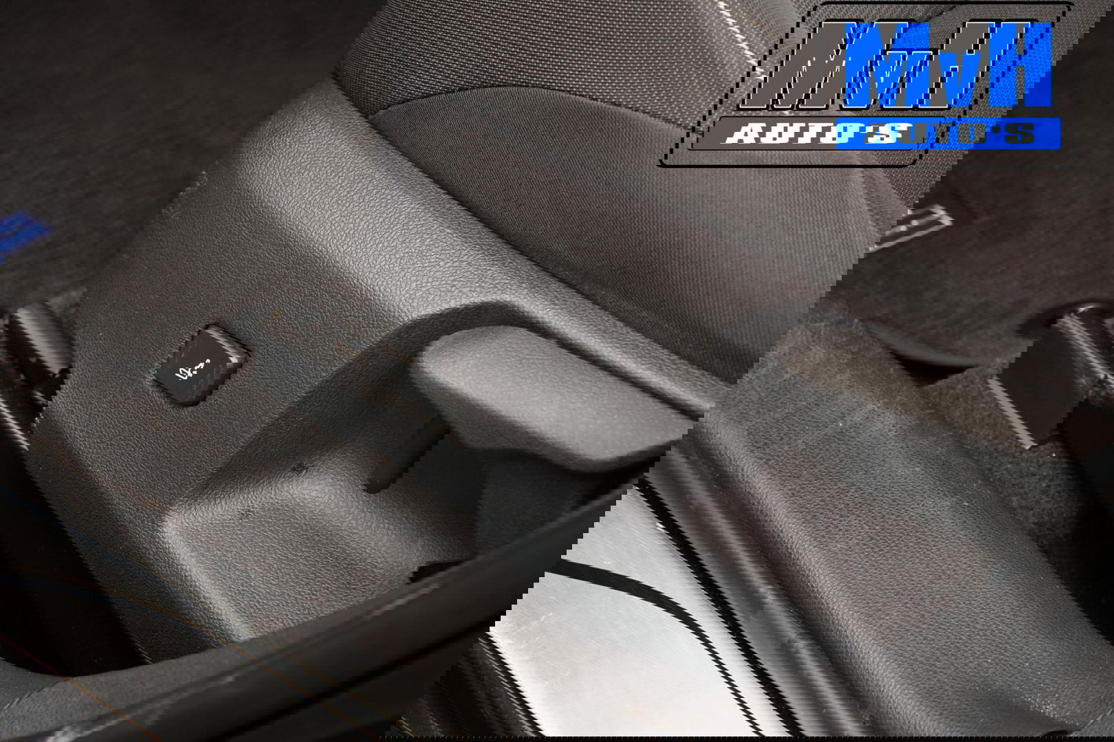 Toyota Corolla Touring Sports 1.8 Hybrid Business Plus|TREKHAAK