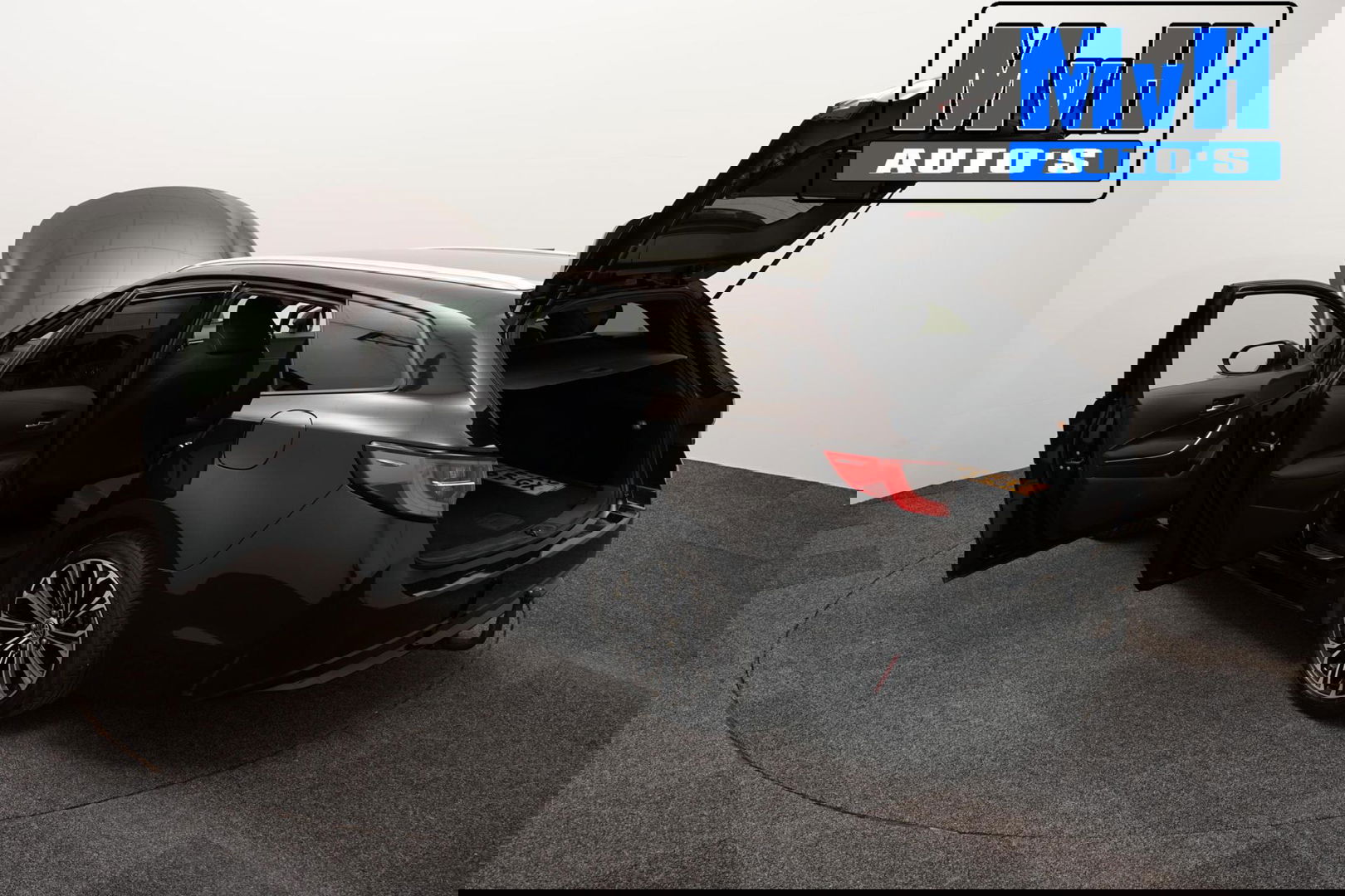 Toyota Corolla Touring Sports 1.8 Hybrid Business Plus|TREKHAAK