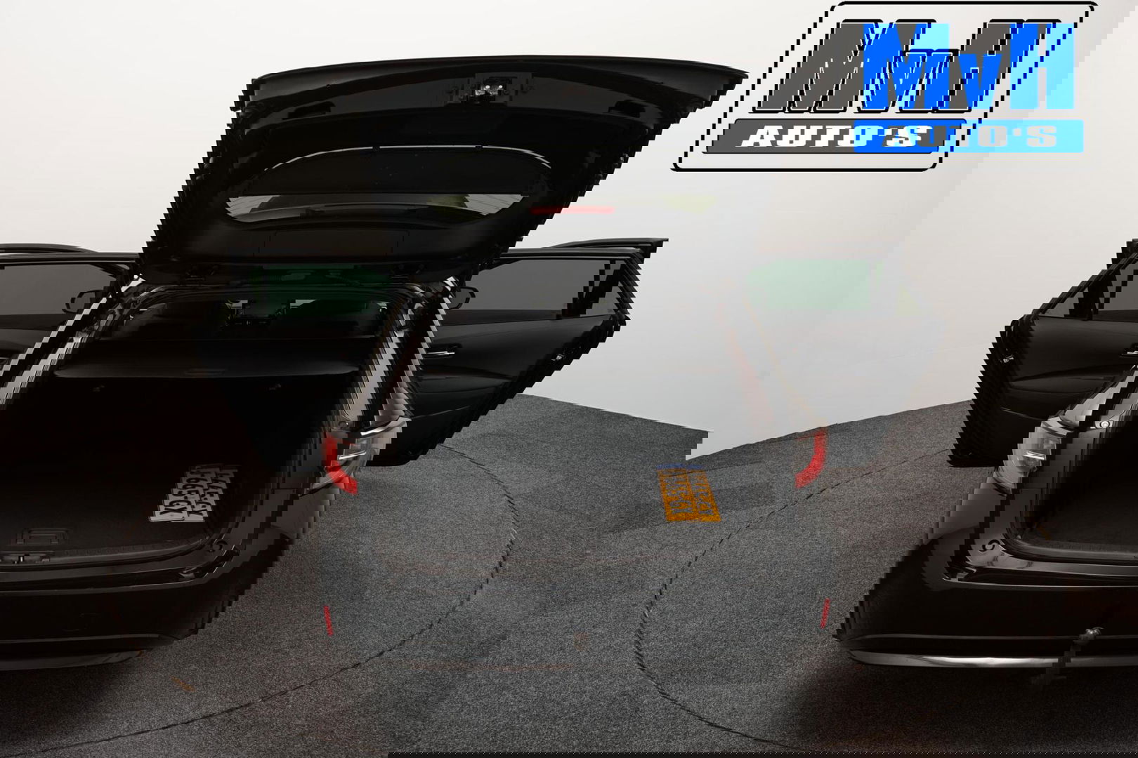 Toyota Corolla Touring Sports 1.8 Hybrid Business Plus|TREKHAAK