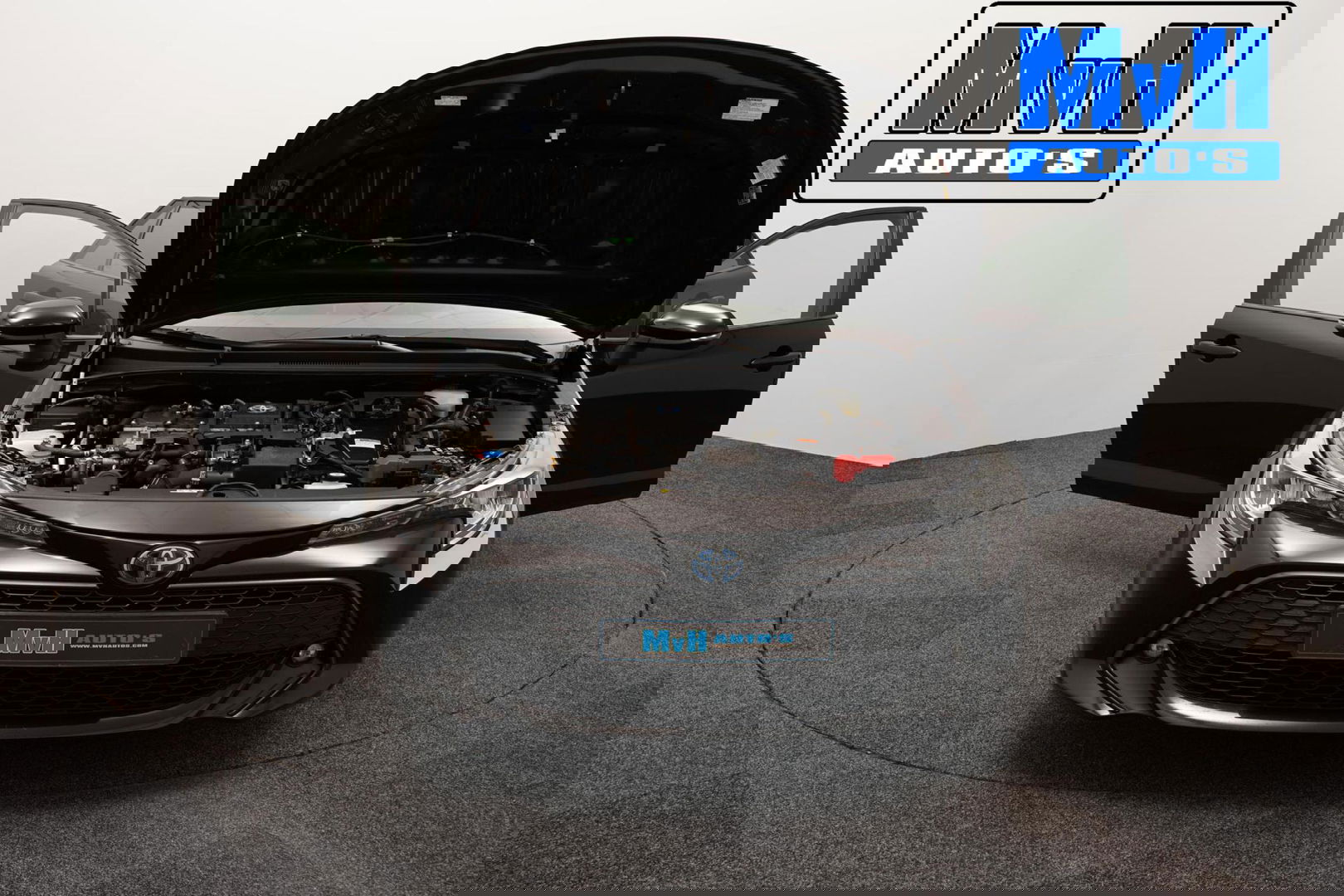 Toyota Corolla Touring Sports 1.8 Hybrid Business Plus|TREKHAAK