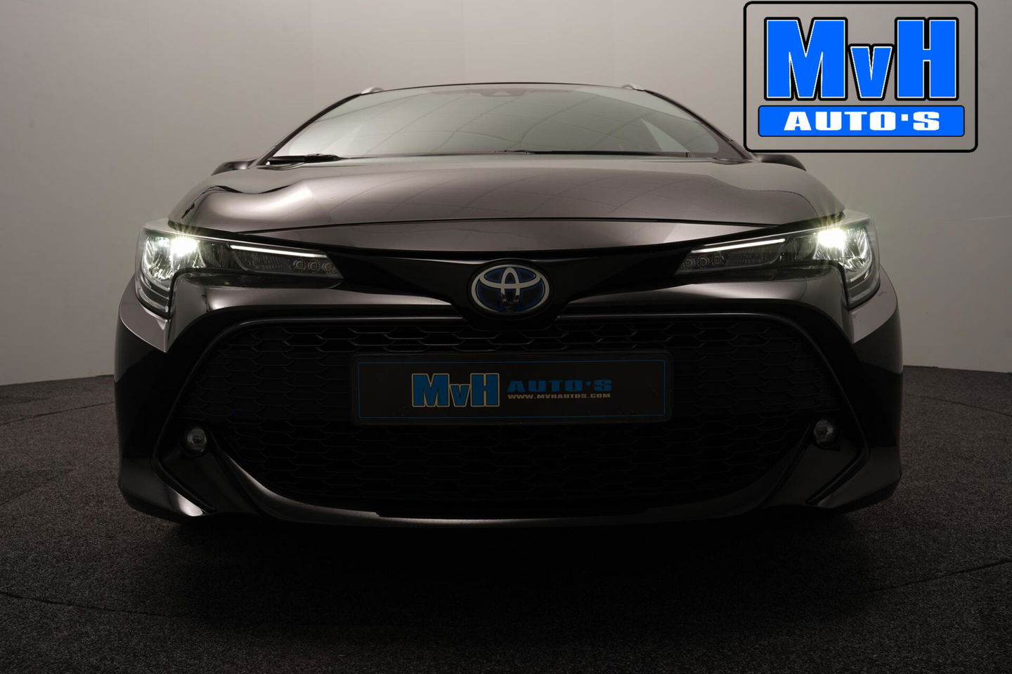 Toyota Corolla Touring Sports 1.8 Hybrid Business Plus|TREKHAAK
