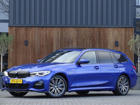BMW 3 Serie Touring 330e 292PK M-sport / Harman Kardon / laser / 360° / Head-u
