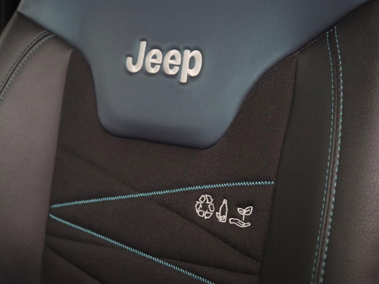 Jeep Compass 4xe 240 Plug-in Hybrid Electric S | Stoel & stuurverwarming | Half leder | Camera | Adaptive cruise | Carplay | Keyless | Digital Cockpit | Climate control | PHEV