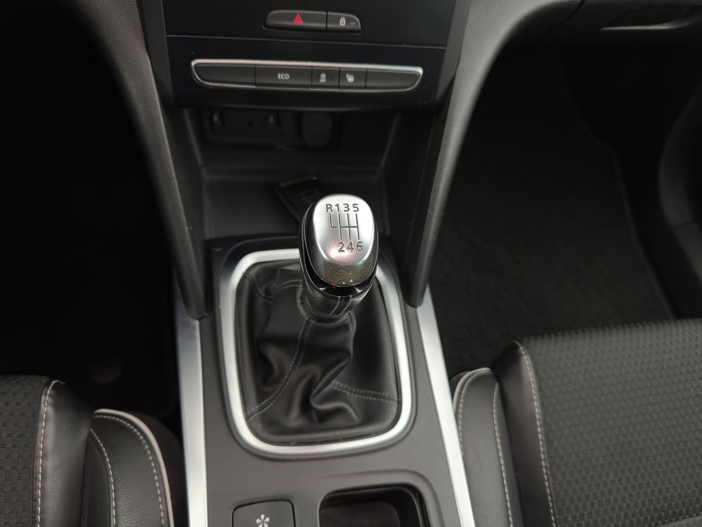 Renault Mégane Estate 1.5 dCi Bose *1/2 LEATHER | FULL-LED | NAVI-FULLMAP | CAMERA | KEYLESS | COMFORT-SEATS | ECC | PDC | 17''ALU*