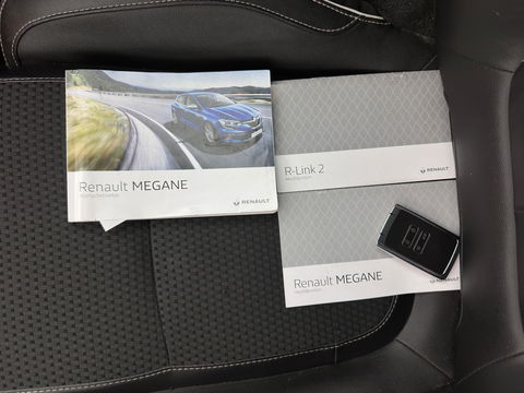 Renault Mégane Estate 1.5 dCi Bose *1/2 LEATHER | FULL-LED | NAVI-FULLMAP | CAMERA | KEYLESS | COMFORT-SEATS | ECC | PDC | 17''ALU*