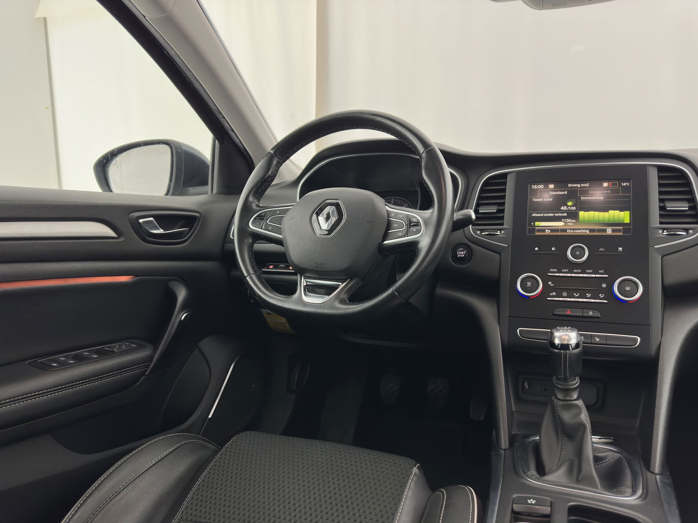 Renault Mégane Estate 1.5 dCi Bose *1/2 LEATHER | FULL-LED | NAVI-FULLMAP | CAMERA | KEYLESS | COMFORT-SEATS | ECC | PDC | 17''ALU*