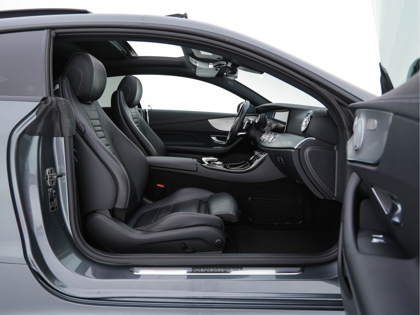 Mercedes-Benz E-Klasse Coupé 400 AMG-Sportpack 4Motion Premium Plus Aut. *PANO | LUXURY-LEATHER | BURMESTER-AUDIO | WIDESCREEN-COCKPIT |  FULL-LED | NAVI-FULLMAP | CAMERA | SHIFT-PADDLES | CRUISE | AMBIENT-LIGHT | SPORT-SEATS | 19"ALU*