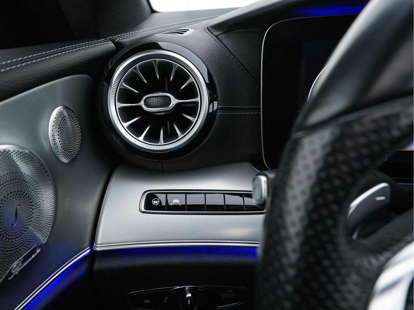 Mercedes-Benz E-Klasse Coupé 400 AMG-Sportpack 4Motion Premium Plus Aut. *PANO | LUXURY-LEATHER | BURMESTER-AUDIO | WIDESCREEN-COCKPIT |  FULL-LED | NAVI-FULLMAP | CAMERA | SHIFT-PADDLES | CRUISE | AMBIENT-LIGHT | SPORT-SEATS | 19"ALU*