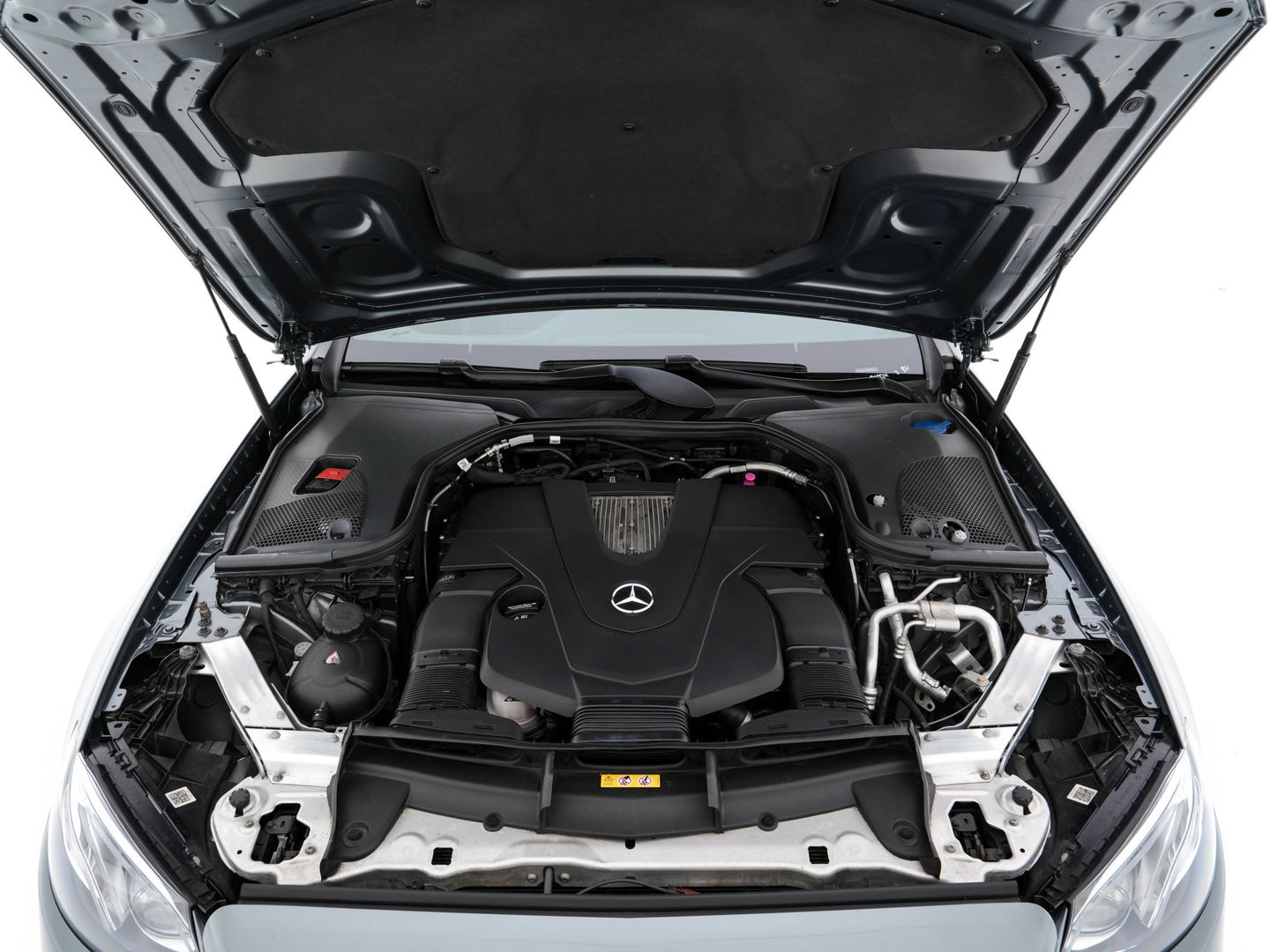 Mercedes-Benz E-Klasse Coupé 400 AMG-Sportpack 4Motion Premium Plus Aut. *PANO | LUXURY-LEATHER | BURMESTER-AUDIO | WIDESCREEN-COCKPIT |  FULL-LED | NAVI-FULLMAP | CAMERA | SHIFT-PADDLES | CRUISE | AMBIENT-LIGHT | SPORT-SEATS | 19"ALU*