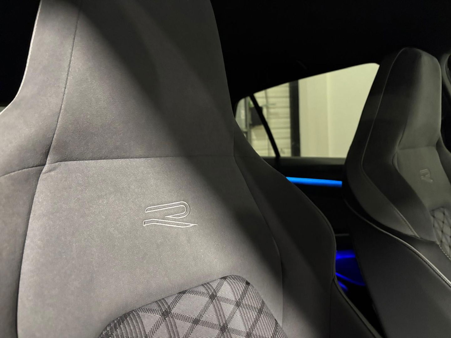 Volkswagen Golf 1.5 eTSI R-Line CAM PDC KEYLESS