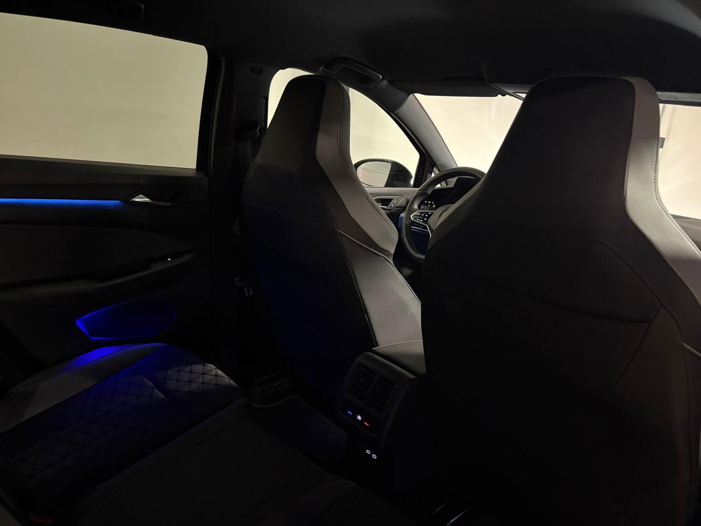 Volkswagen Golf 1.5 eTSI R-Line CAM PDC KEYLESS