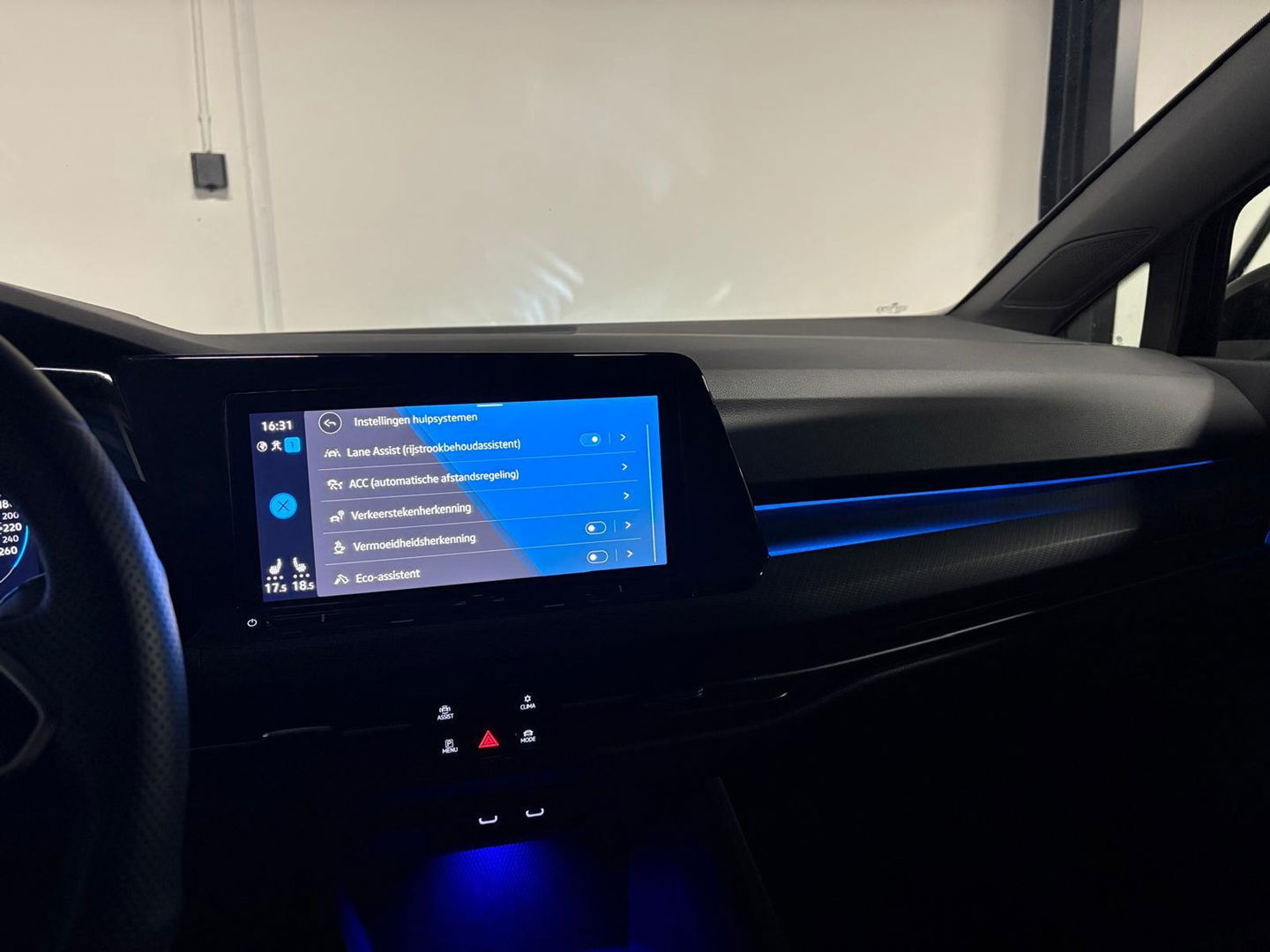 Volkswagen Golf 1.5 eTSI R-Line CAM PDC KEYLESS