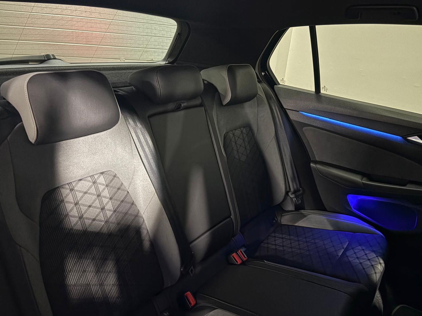 Volkswagen Golf 1.5 eTSI R-Line CAM PDC KEYLESS