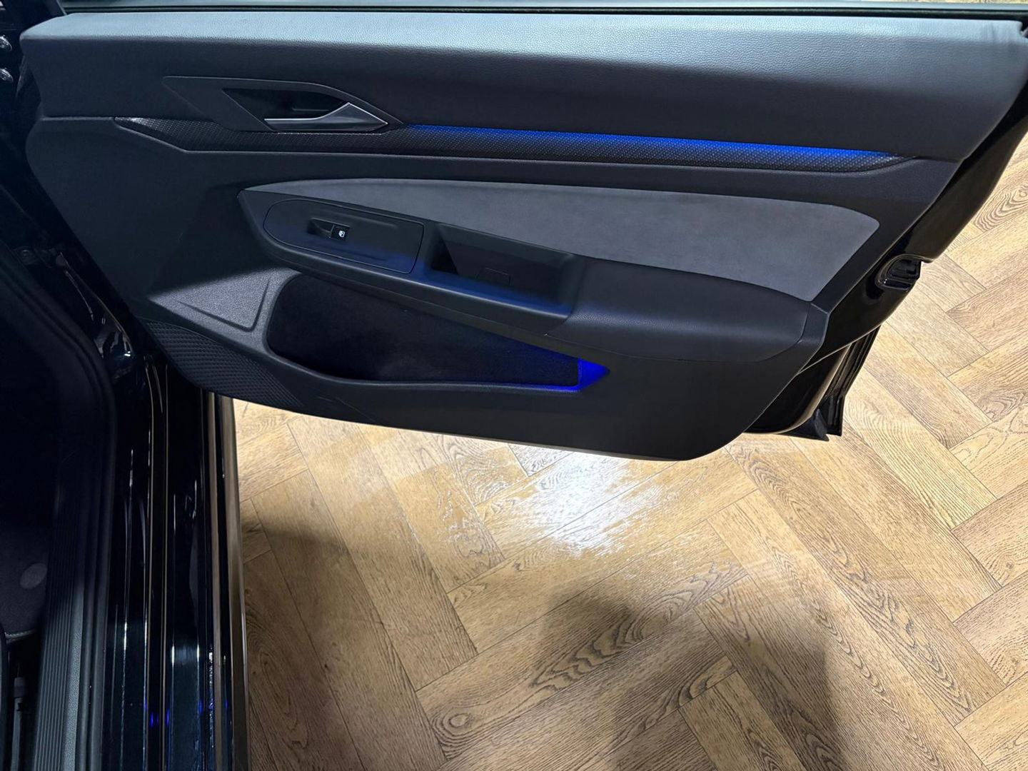 Volkswagen Golf 1.5 eTSI R-Line CAM PDC KEYLESS