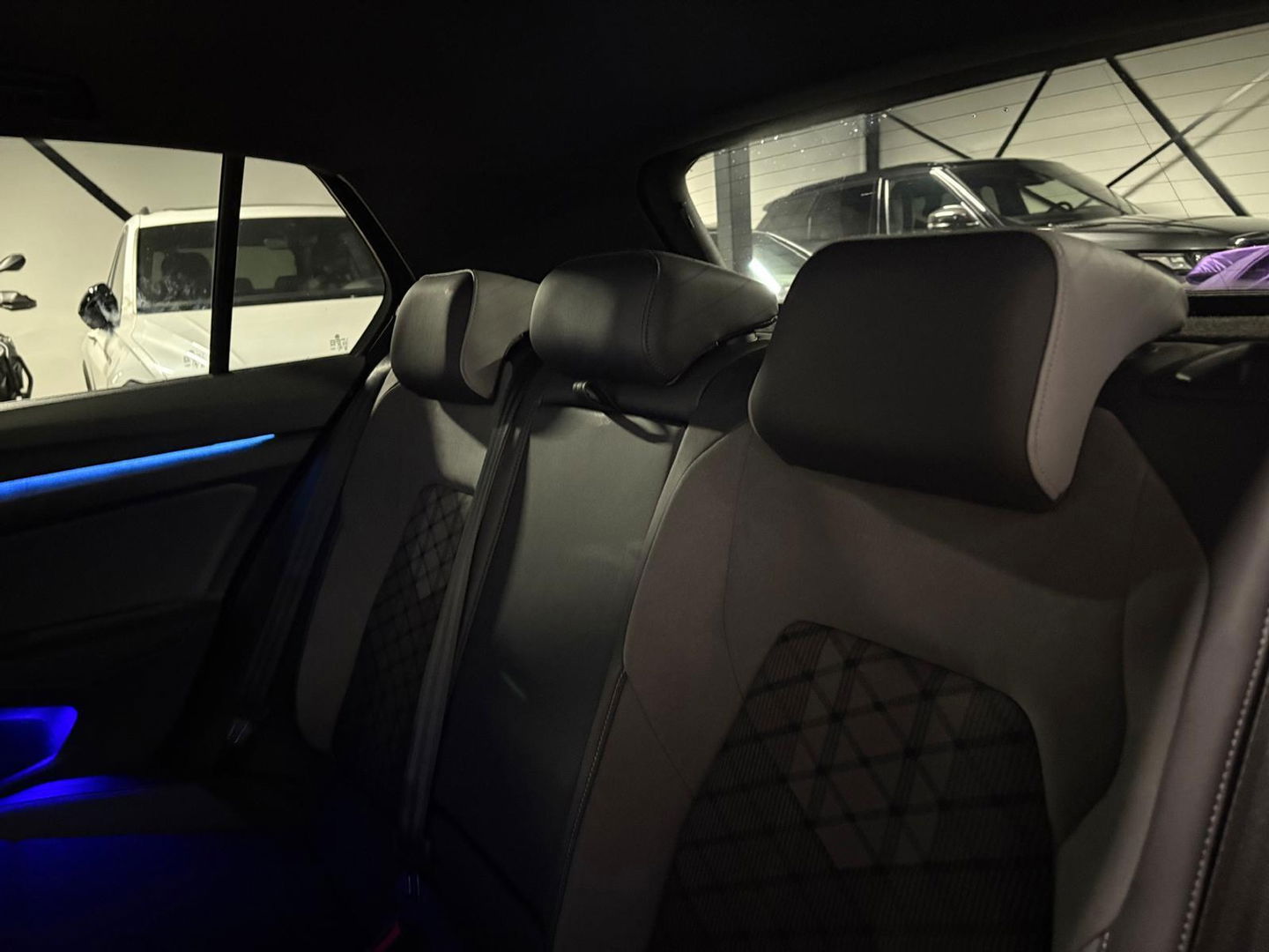 Volkswagen Golf 1.5 eTSI R-Line CAM PDC KEYLESS