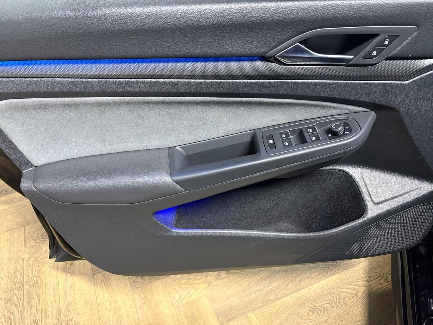 Volkswagen Golf 1.5 eTSI R-Line CAM PDC KEYLESS