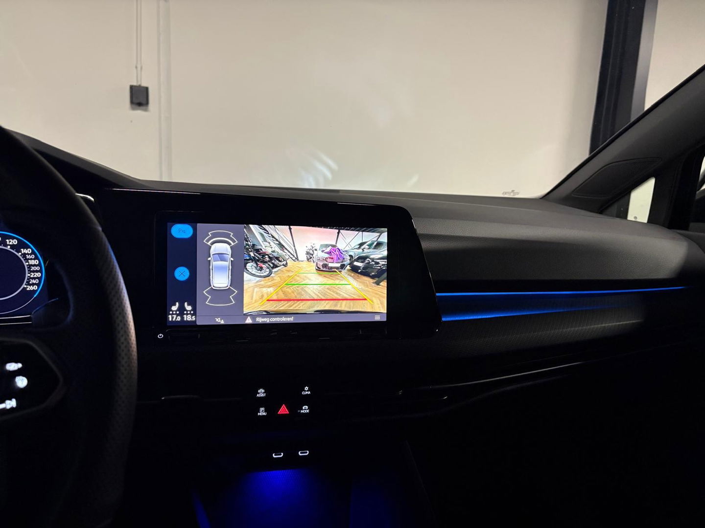 Volkswagen Golf 1.5 eTSI R-Line CAM PDC KEYLESS