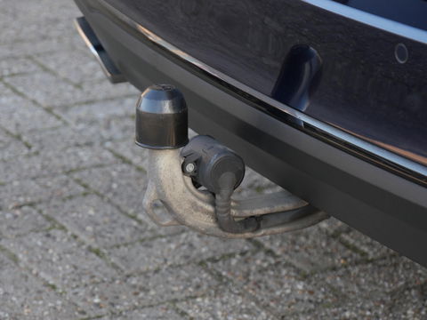 BMW 5 Serie TOURING 530e/ PANORAMADAK/ HEAD-UP/ TREKHAAK/ H&K AUDIO/ LASER LED