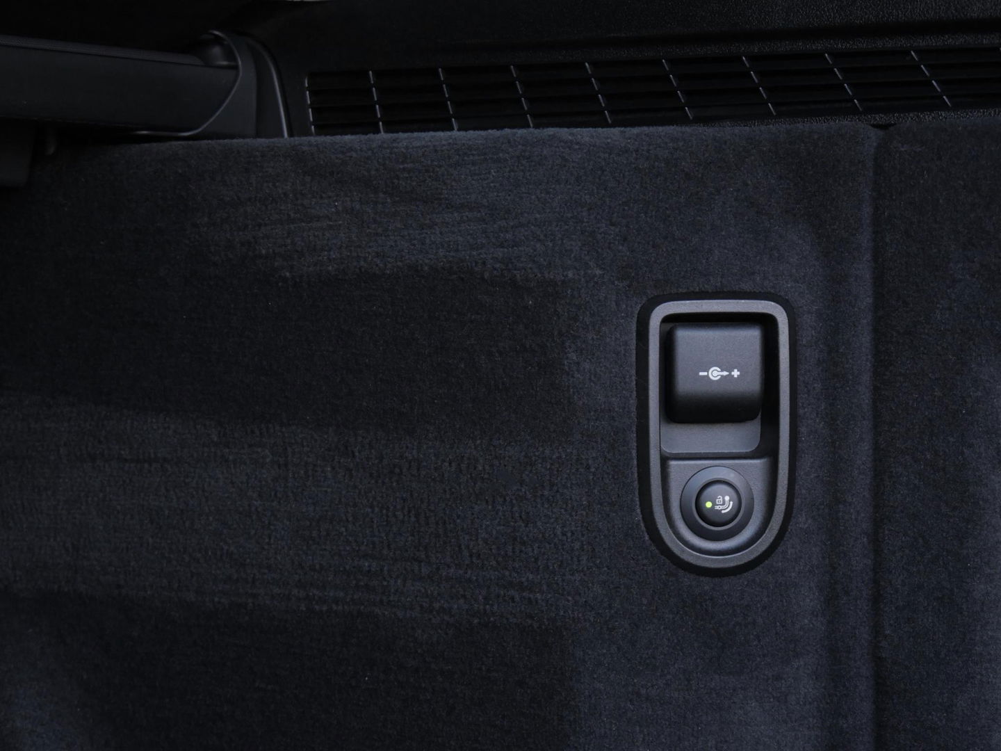 BMW 5 Serie TOURING 530e/ PANORAMADAK/ HEAD-UP/ TREKHAAK/ H&K AUDIO/ LASER LED