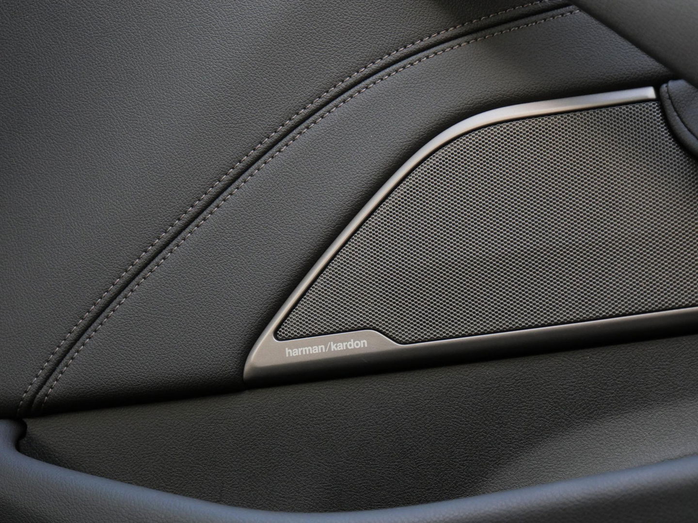 BMW 5 Serie TOURING 530e/ PANORAMADAK/ HEAD-UP/ TREKHAAK/ H&K AUDIO/ LASER LED