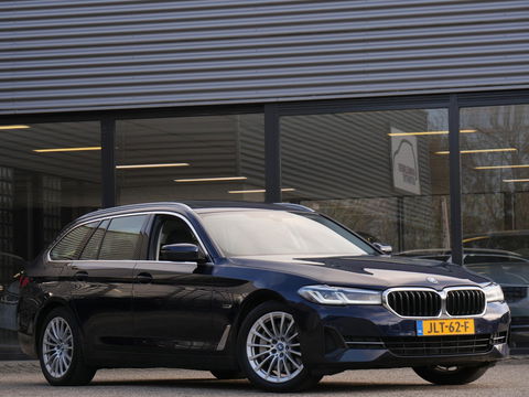 BMW 5 Serie TOURING 530e/ PANORAMADAK/ HEAD-UP/ TREKHAAK/ H&K AUDIO/ LASER LED