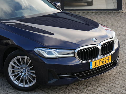 BMW 5 Serie TOURING 530e/ PANORAMADAK/ HEAD-UP/ TREKHAAK/ H&K AUDIO/ LASER LED