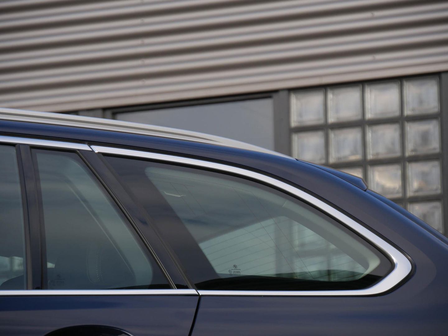 BMW 5 Serie TOURING 530e/ PANORAMADAK/ HEAD-UP/ TREKHAAK/ H&K AUDIO/ LASER LED