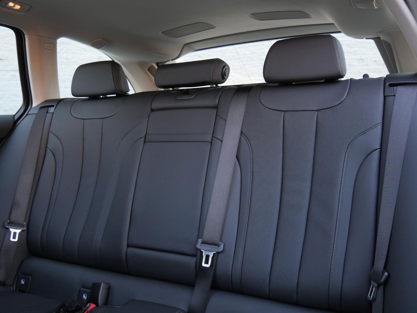 BMW 5 Serie TOURING 530e/ PANORAMADAK/ HEAD-UP/ TREKHAAK/ H&K AUDIO/ LASER LED