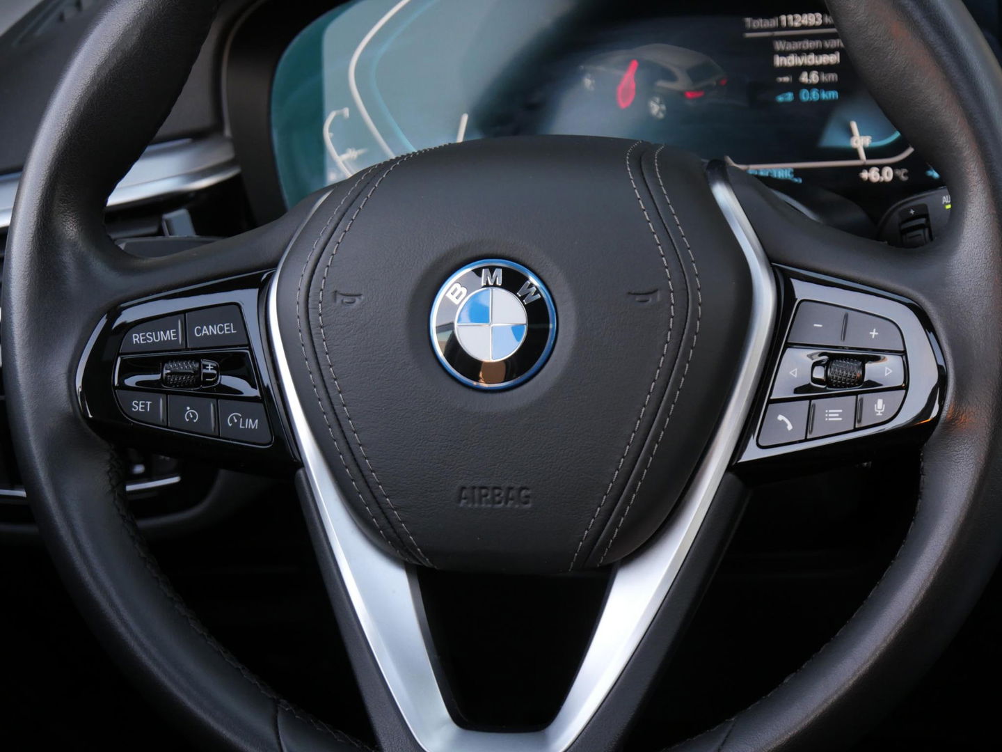 BMW 5 Serie TOURING 530e/ PANORAMADAK/ HEAD-UP/ TREKHAAK/ H&K AUDIO/ LASER LED