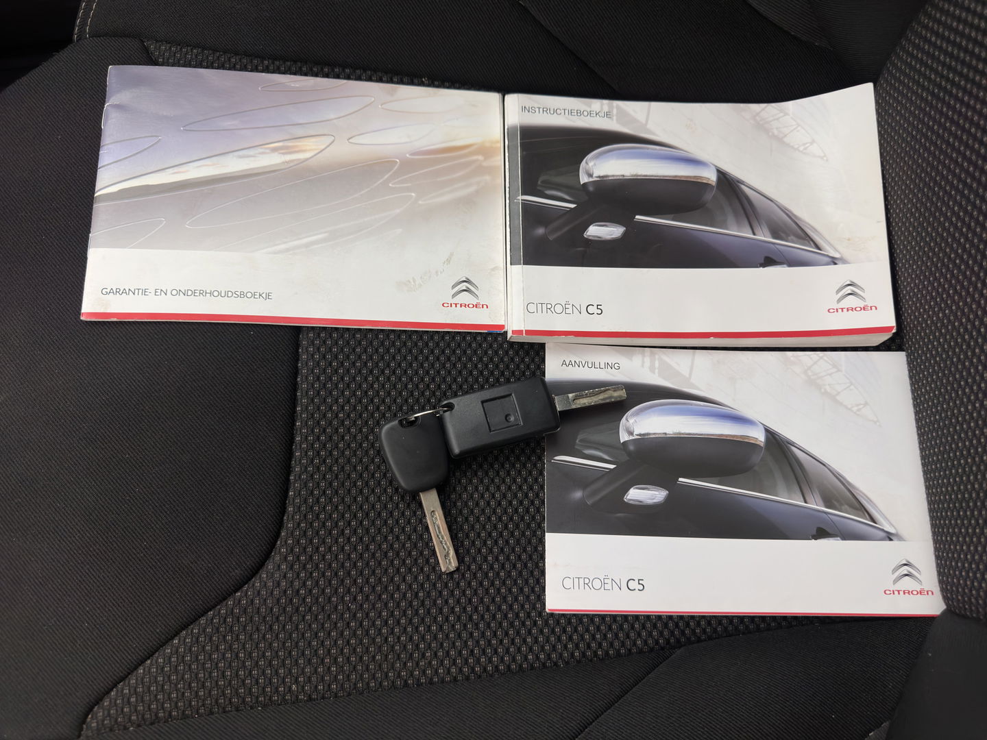 Citroën C5 1.6 e-HDi Collection Business Aut. * NAVI-FULLMAP | SPORT-SEATS | SHIFT-PADDLES | PDC | ECC | PRIVACY-GLASS | TOWBAR | 17 "ALU*