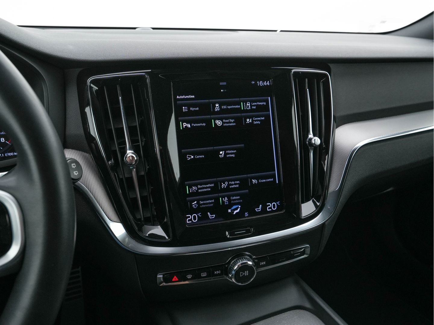 Volvo V60 2.0 B3 R-Design (INCL-BTW) *LEATHER-FABRIC | DIGI-COCKPIT | FULL-LED | MEMORY-PACK | HEATED-SPORTSEATS | LANE-ASSIST | NAVI-FULLMAP | CAMERA | DAB+ | PRIVACY-GLASS | ECC | PDC | TOWBAR | 19''ALU*