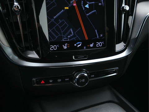 Volvo V60 2.0 B3 R-Design (INCL-BTW) *LEATHER-FABRIC | DIGI-COCKPIT | FULL-LED | MEMORY-PACK | HEATED-SPORTSEATS | LANE-ASSIST | NAVI-FULLMAP | CAMERA | DAB+ | PRIVACY-GLASS | ECC | PDC | TOWBAR | 19''ALU*