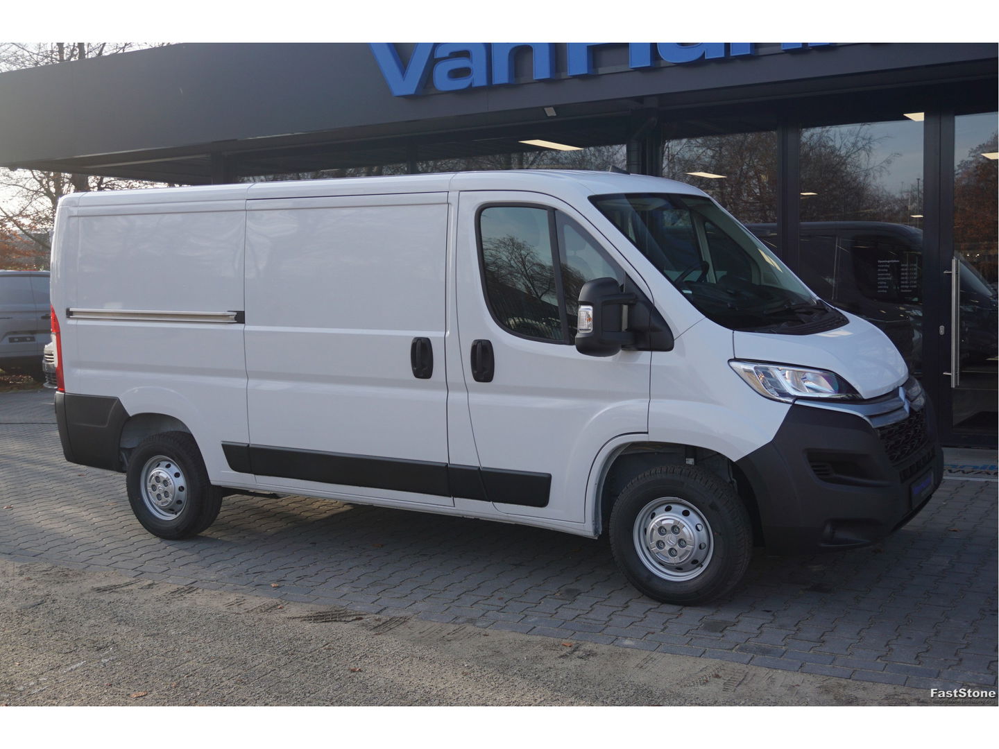 Citroën Jumper 33 2.2 140PK L2H1 BPM VRIJ!! Apple CP / Android A, Airco, Cam, 270° Deur, Blis!! NR. J01*