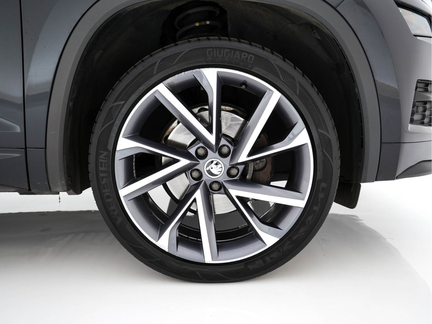 Škoda Kodiaq 1.5TSI Sportline ( 7-Pers.) Aut* LEATHER-MICROFIBRE | MEMORY-PACK | FULL-LED | ADAPTIVE-CRUISE | CAMERA | DAB+ | AMBIENT-LIGHT | KEYLESS | CARPLAY | HEATED-SPORTSEATS | DAB | SHIFT-PADDLES | 20 "ALU*