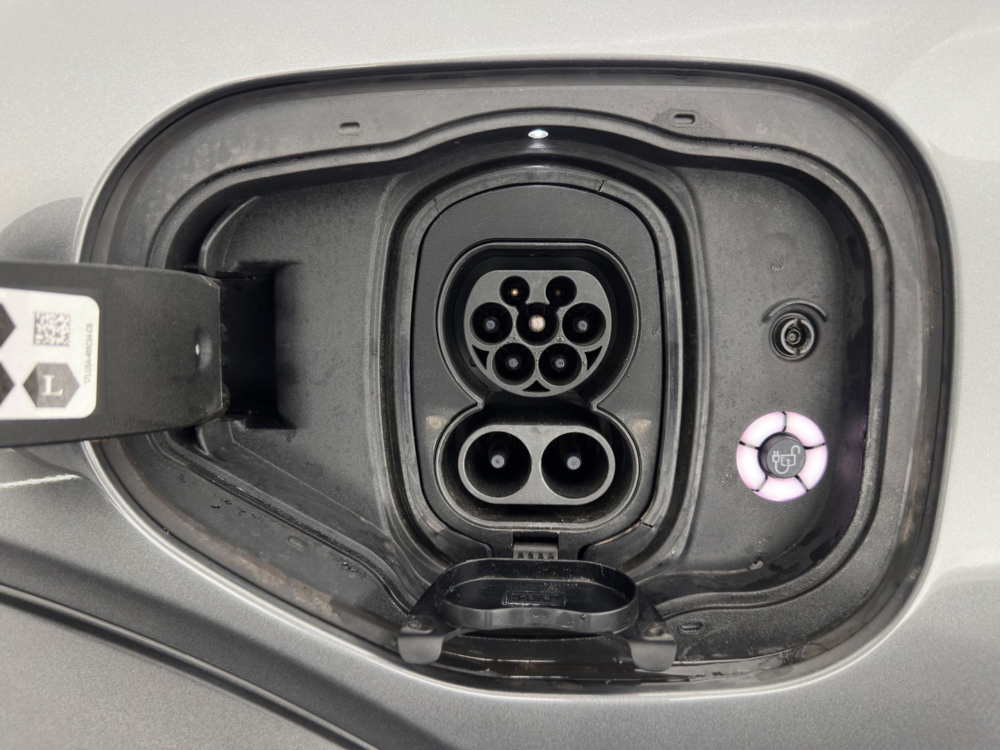 Ford Mustang Mach-E RWD 75 kWh (3-Fase) {SOH-93%} (INCL-BTW) Aut. *LUXURY-LEATHER | FULL-LED | DAB+ | DIGI-COCKPIT | KEYLESS | NAVI-FULLMAP | TOPVIEW | LANE-ASSIST | BLINDSPOT | CARPLAY | HEATED-COMFORTSEATS | PRIVACY-GLASS |TOWBAR | 18"ALU*