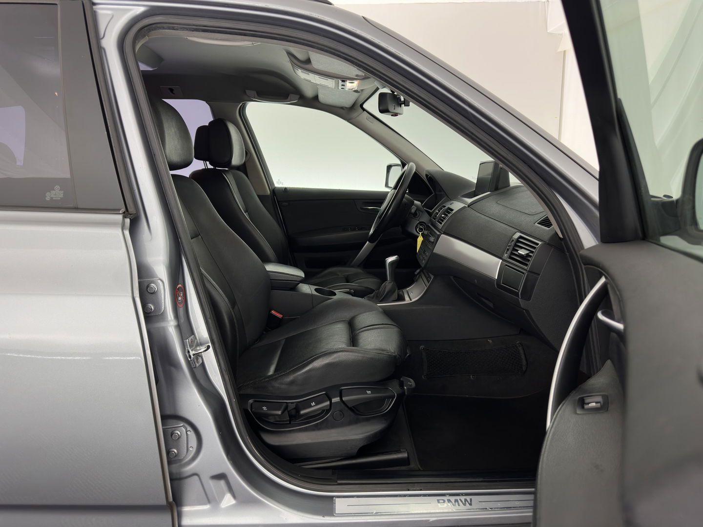 BMW X3 2.0i Introduction AWD *NAVI-FULLMAP | LUXURY-LEATHER | ECC | PDC | CRUISE | HEATED-SPORTSEATS | CARPLAY | CAMERA | TOWBAR | PRIVACY-GLASS | 17''ALU*