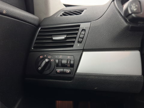 BMW X3 2.0i Introduction *NAVI-FULLMAP | SPORT-SEATS | ECC | PDC | CRUISE | HEATED SEATS | TOWBAR | 17''ALU*