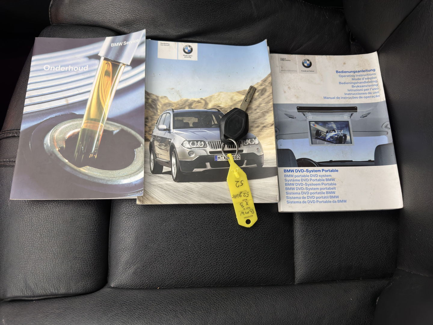 BMW X3 2.0i Introduction AWD *NAVI-FULLMAP | LUXURY-LEATHER | ECC | PDC | CRUISE | HEATED-SPORTSEATS | CARPLAY | CAMERA | TOWBAR | PRIVACY-GLASS | 17''ALU*