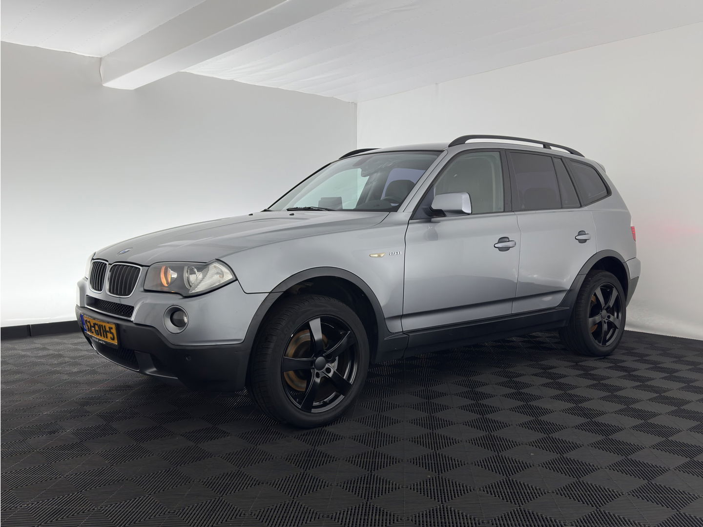 BMW X3 2.0i Introduction AWD *NAVI-FULLMAP | LUXURY-LEATHER | ECC | PDC | CRUISE | HEATED-SPORTSEATS | CARPLAY | CAMERA | TOWBAR | PRIVACY-GLASS | 17''ALU*